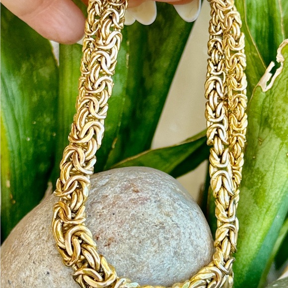 Vintage Jewelry - 14 karat gold Byzantine necklace